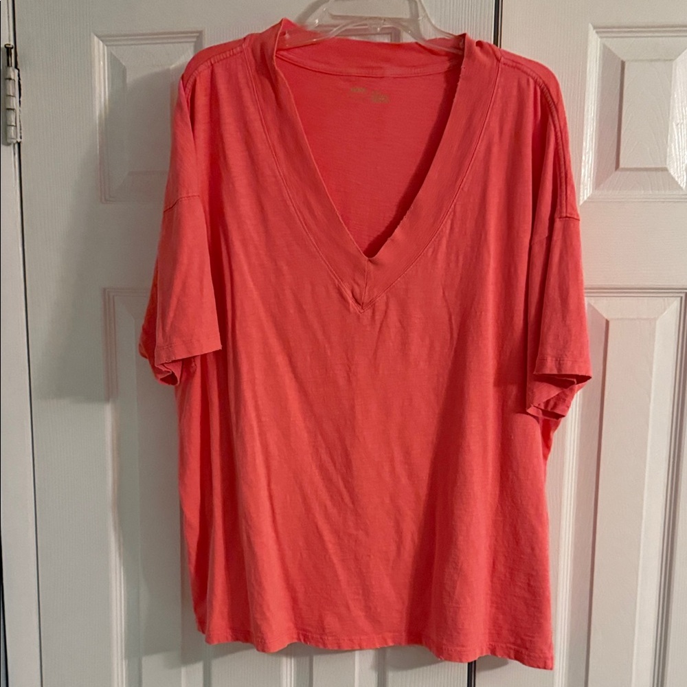 Aerie Coral V-Neck Short Sleeve Tee